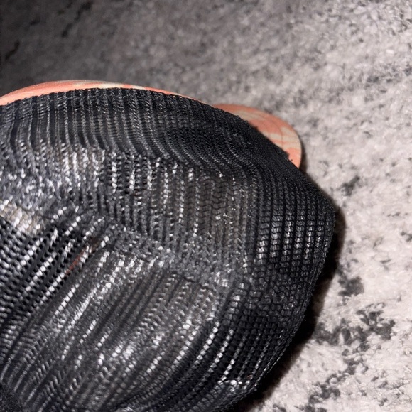 Hurley adjustable snap-back trucker hat in pink with white and black accents - Picture 4 of 5